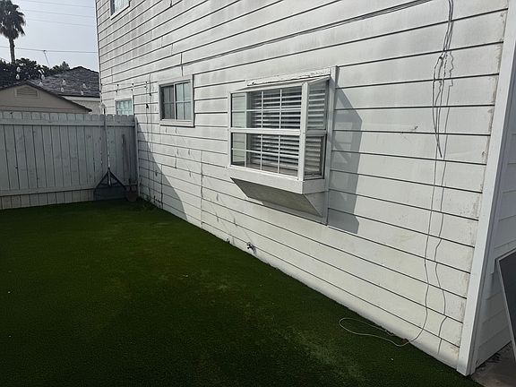 4th image of 2364 Elden Ave #B