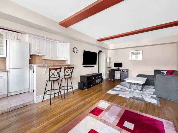 319 East 50th Street image 1 of 7