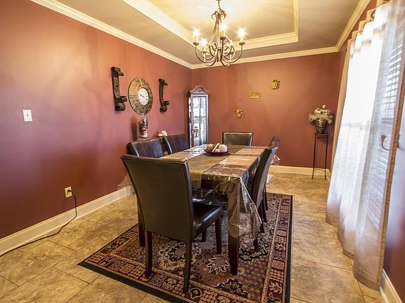 4th image of 105 Audrey Cir