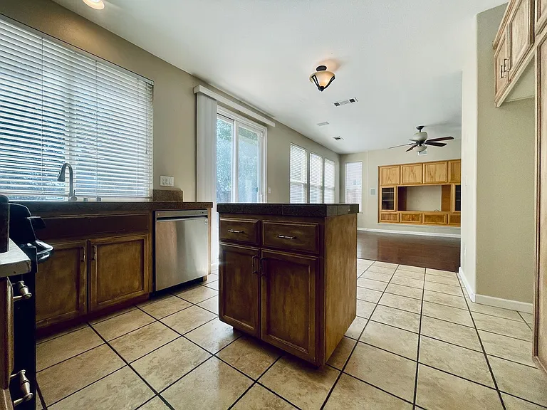 760 Cherry Tree Ct — Photo 4