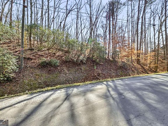 3rd image of 285 Hillside Dr