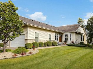 550 Holly Ln N, Oakdale, MN 55128