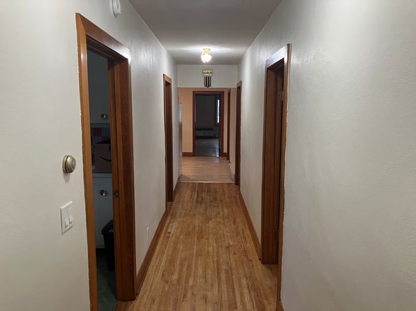 113 Main St W