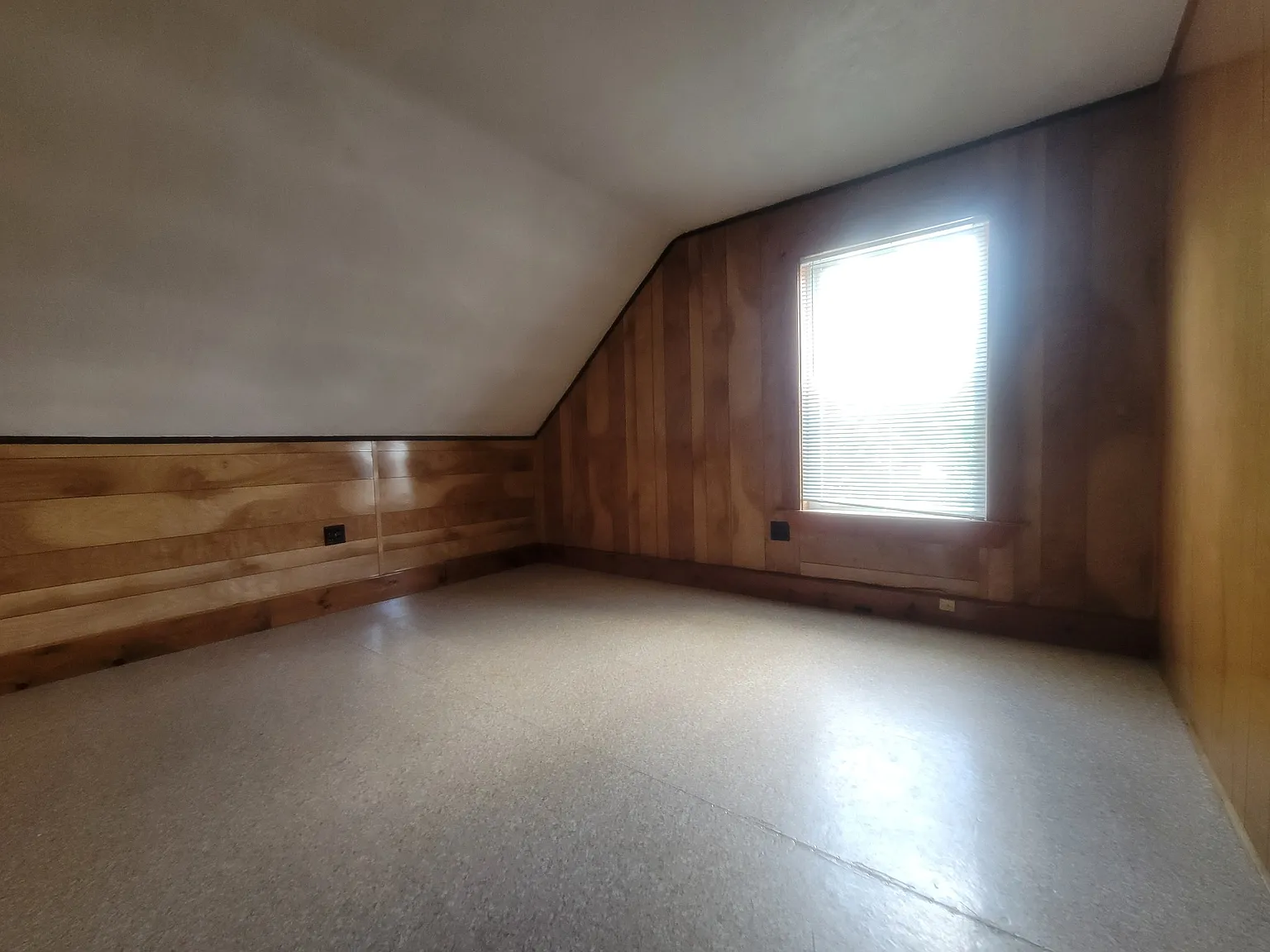 2 bed, 900 sqft, $1,690 — Photo 2