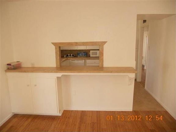 BREAKFAST BAR
