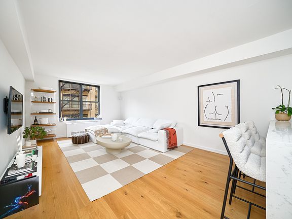 3rd image of 298 Mulberry St APT 3K
