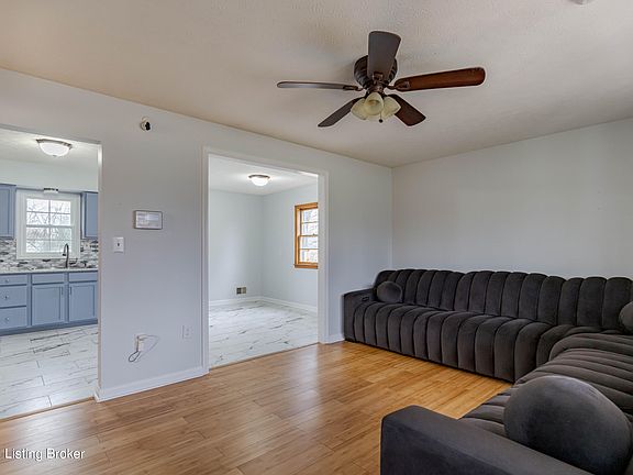 2nd image of 7121 Sky Blue Ave