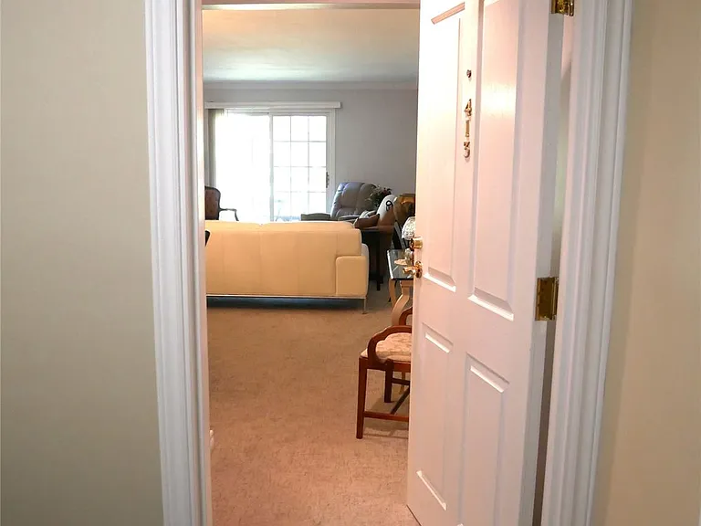 444 S Chester St #413 — Photo 11
