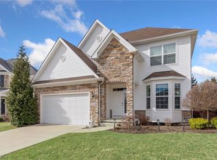 172 Skye Rd, Highland Heights, OH 44143