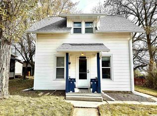 305 Old Main St, Ridgeway, WI 53582
