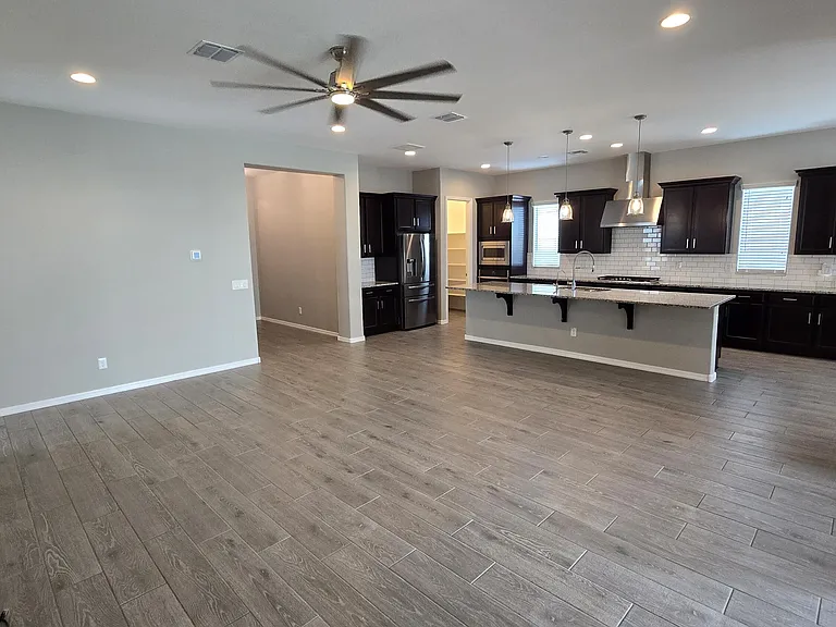 18351 W Mercer Ln — Photo 13