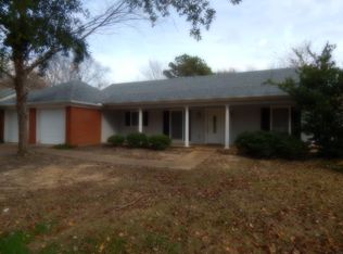 631 Honeysuckle Dr, Madison, MS 39110