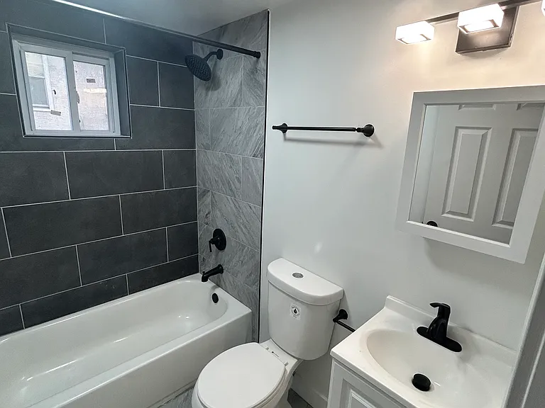 1323 S Mole St — Photo 7