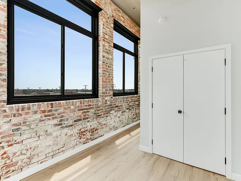 Castor Lofts — Photo 39
