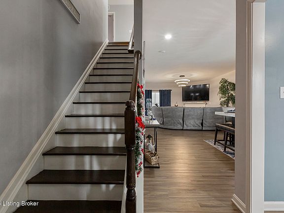 2nd image of 11925 Parkside Vista Ln
