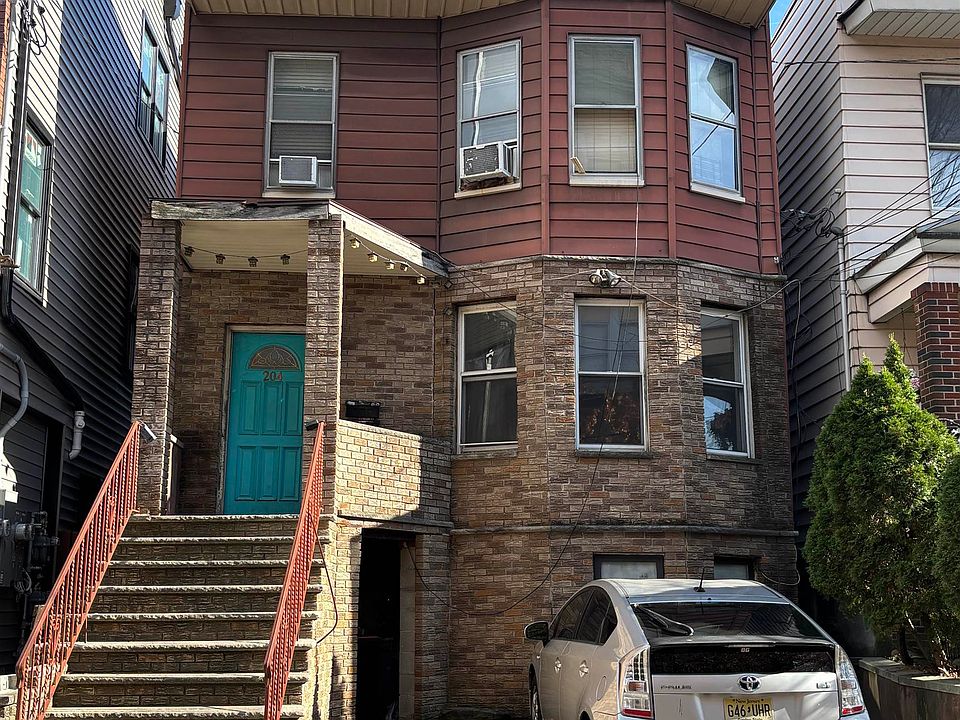 1st image of 204 Sherman Ave