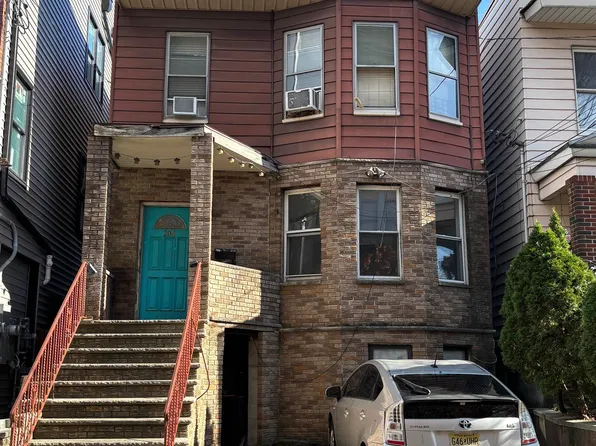 204 Sherman Avenue image 1 of 21