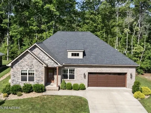 10 King John Ln, Crossville, TN 38558