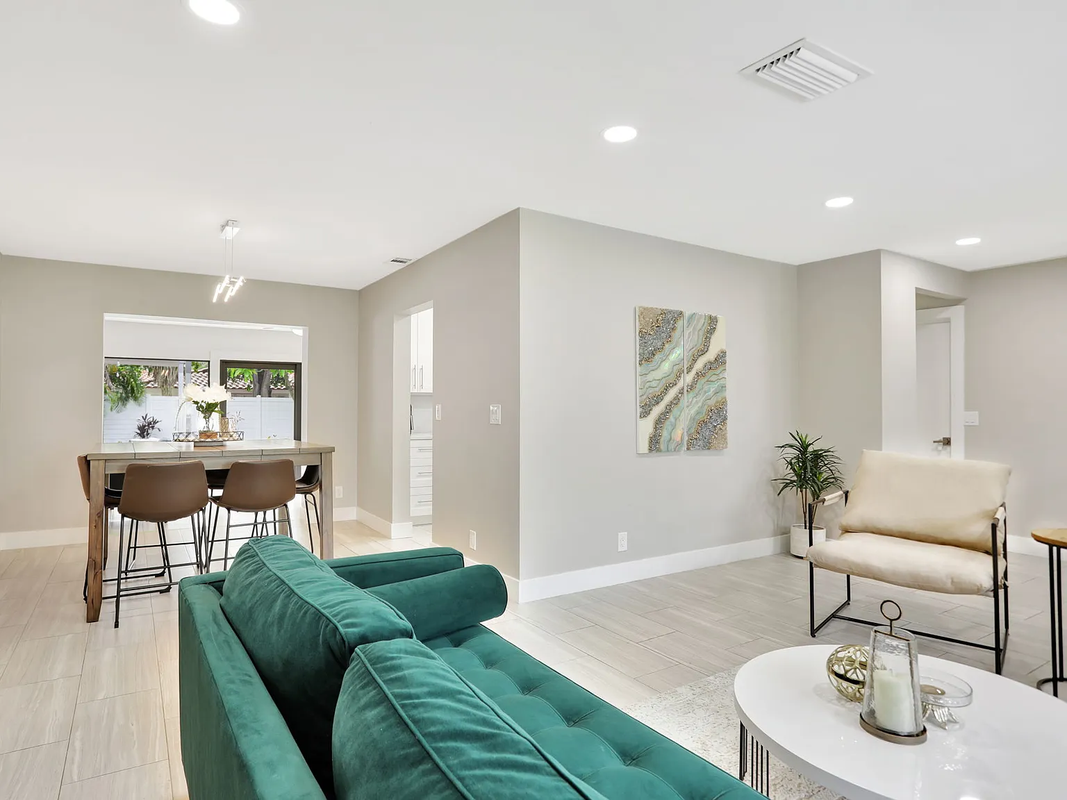 1035 NW 5th Ave — Photo 4
