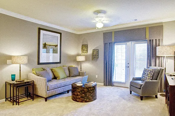 Clairmont at Hillandale — Photo 20