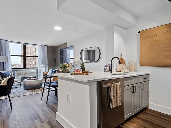 Gourmet kitchen