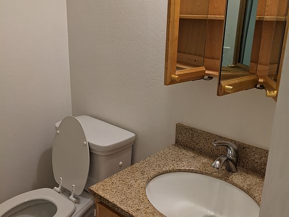 4th image of 918 Apricot Ave