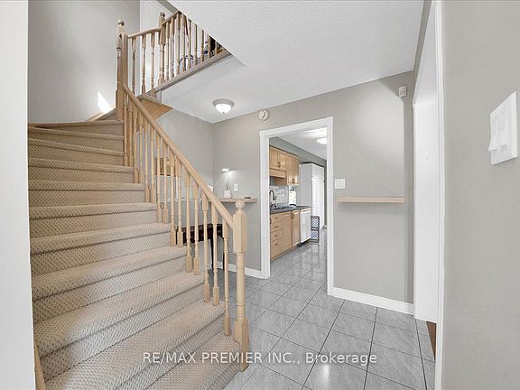 5th image of 17 Berrydown Dr