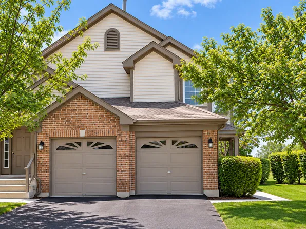 199 Old Oak Ct W, Buffalo Grove, IL 60089