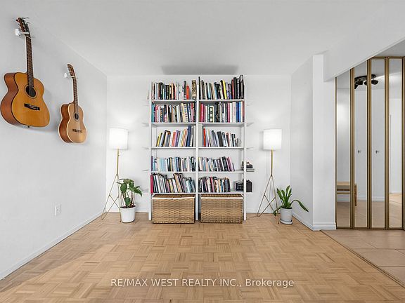 5th image of 60 Pavane Linkway #805
