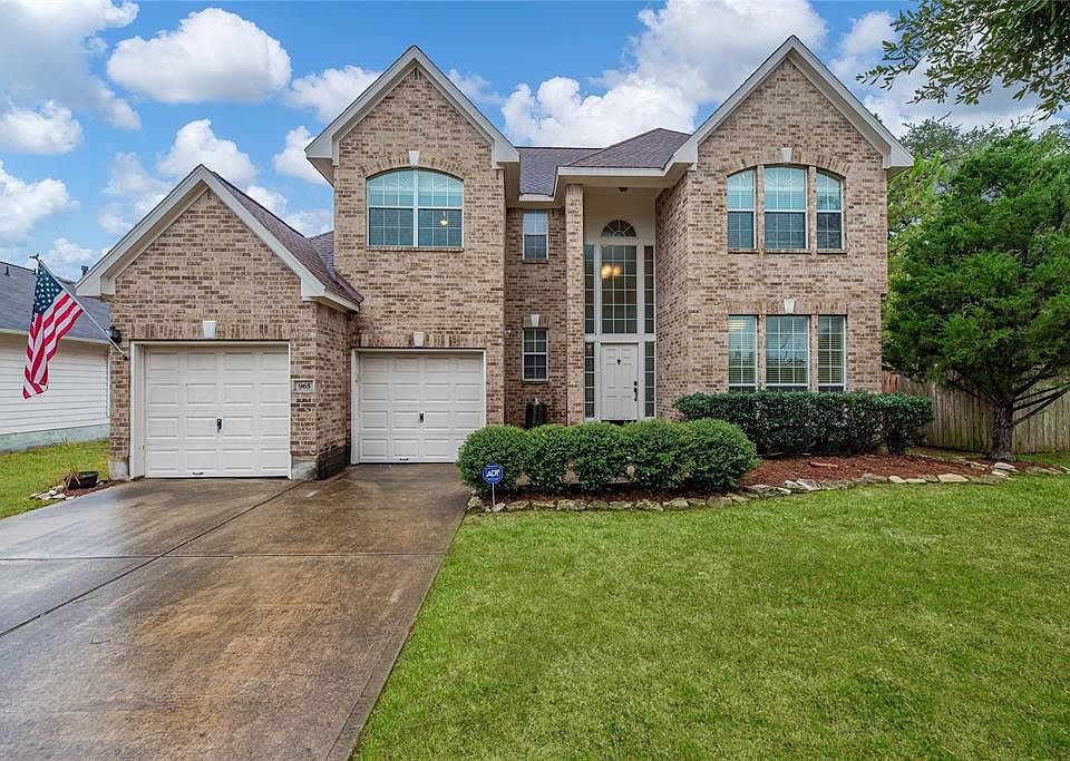 1st image of 965 Victoria Lakes Dr
