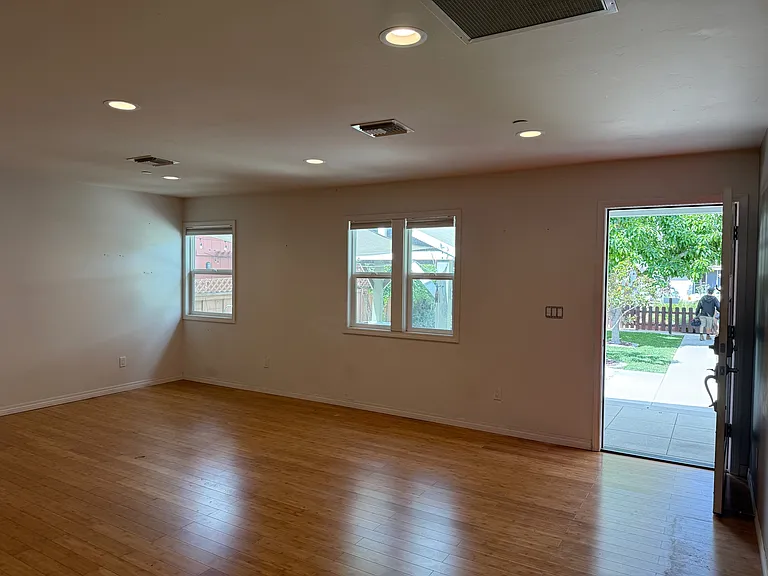 130 N Lincoln Ave — Photo 10