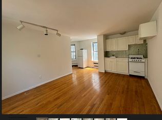 246 E 26th St APT 2R, New York, NY 10010
