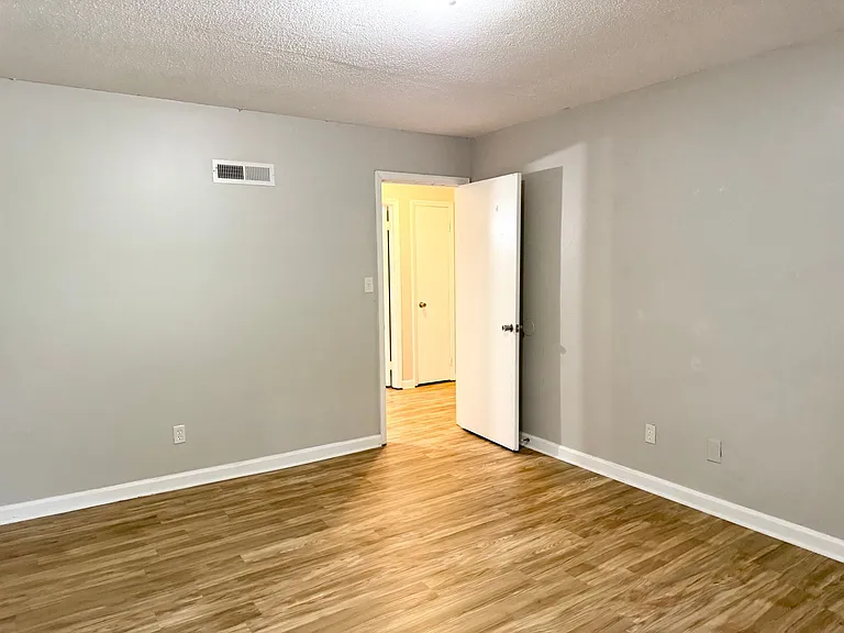 405 17th Ave NE #5 — Photo 12