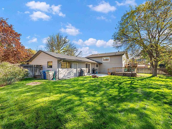 2nd image of 9066 W Brookview Ct