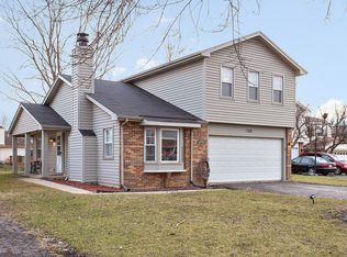 1328 Charger Ct, Carol Stream, IL 60188