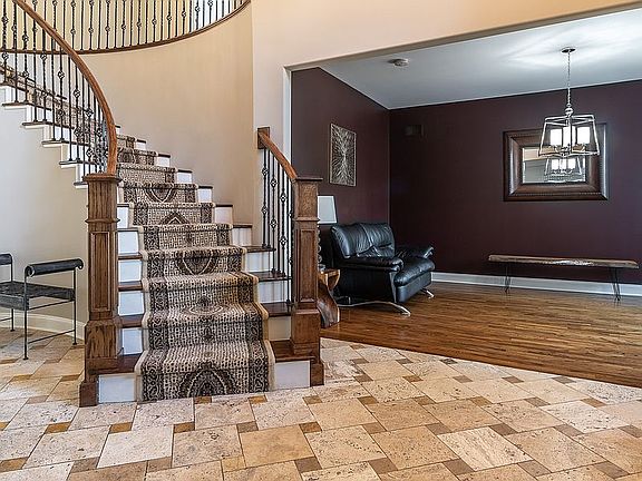 3rd image of 17W113 Elder Ln