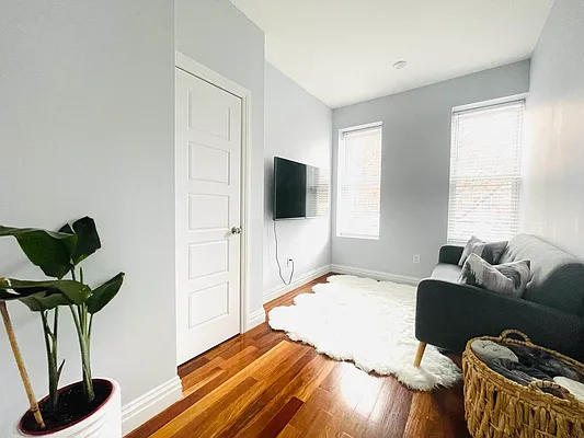 Rented by GROOME REALTY LLC | media 17