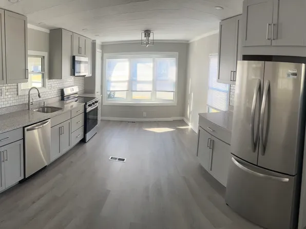 17 Bayberry Ln, Plymouth, MA 02360