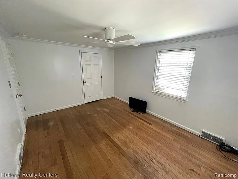 1704 Graefield Rd — Photo 9
