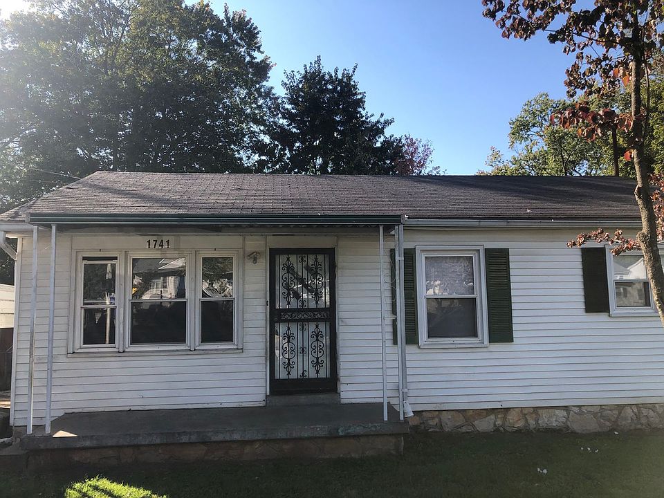 1st image of 1741 Holly Dr