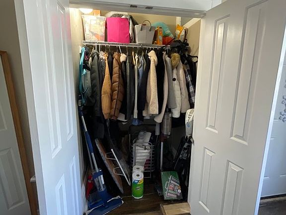 5th image of 1903 N Sheffield Ave APT 1