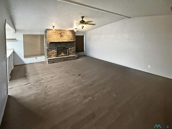 2nd image of 105 W Broom Dr