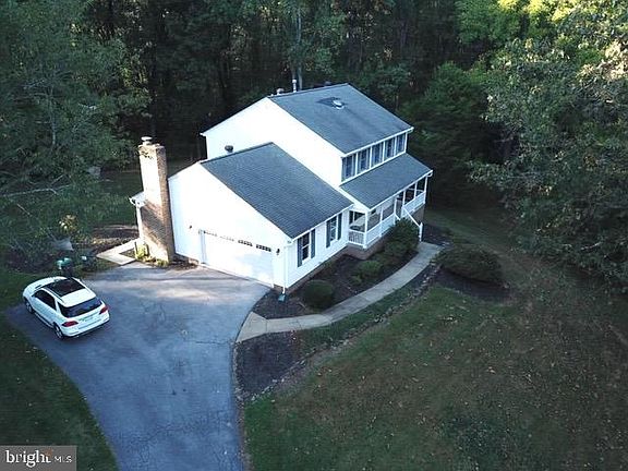 3rd image of 7136 Manor House Dr