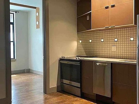 5th image of 447 Meeker Ave #1A