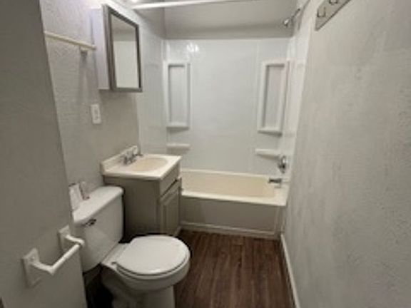 3rd image of 1808-1810 S 6th St