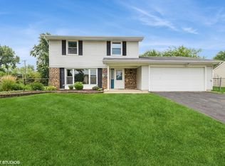 8022 S Carnaby Ct, Hanover Park, IL
