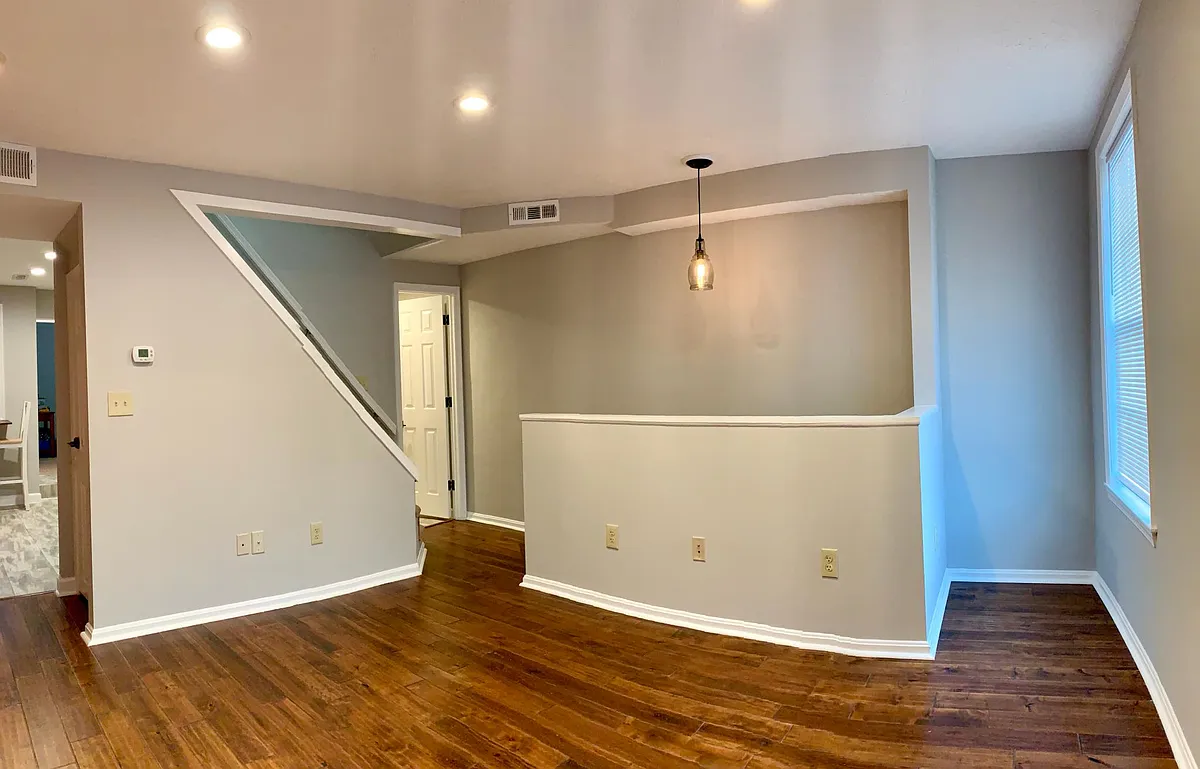 Building Photo - 1259 Battery Ave #2
