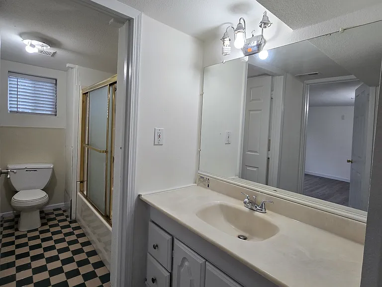 4241 S Kenyon St #B — Photo 8
