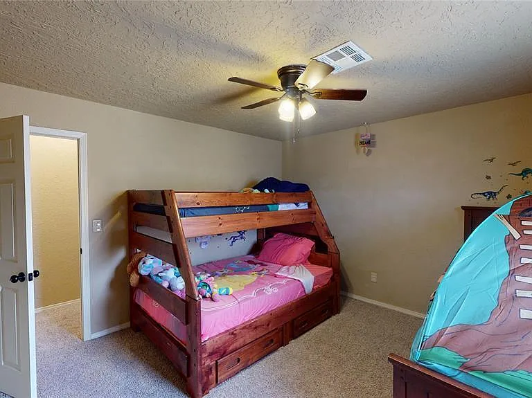 2408 W Boston St — Photo 10