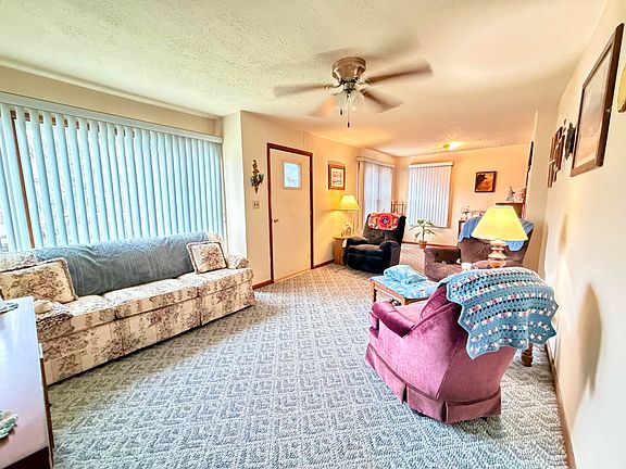 3rd image of 1139 Davidson Street